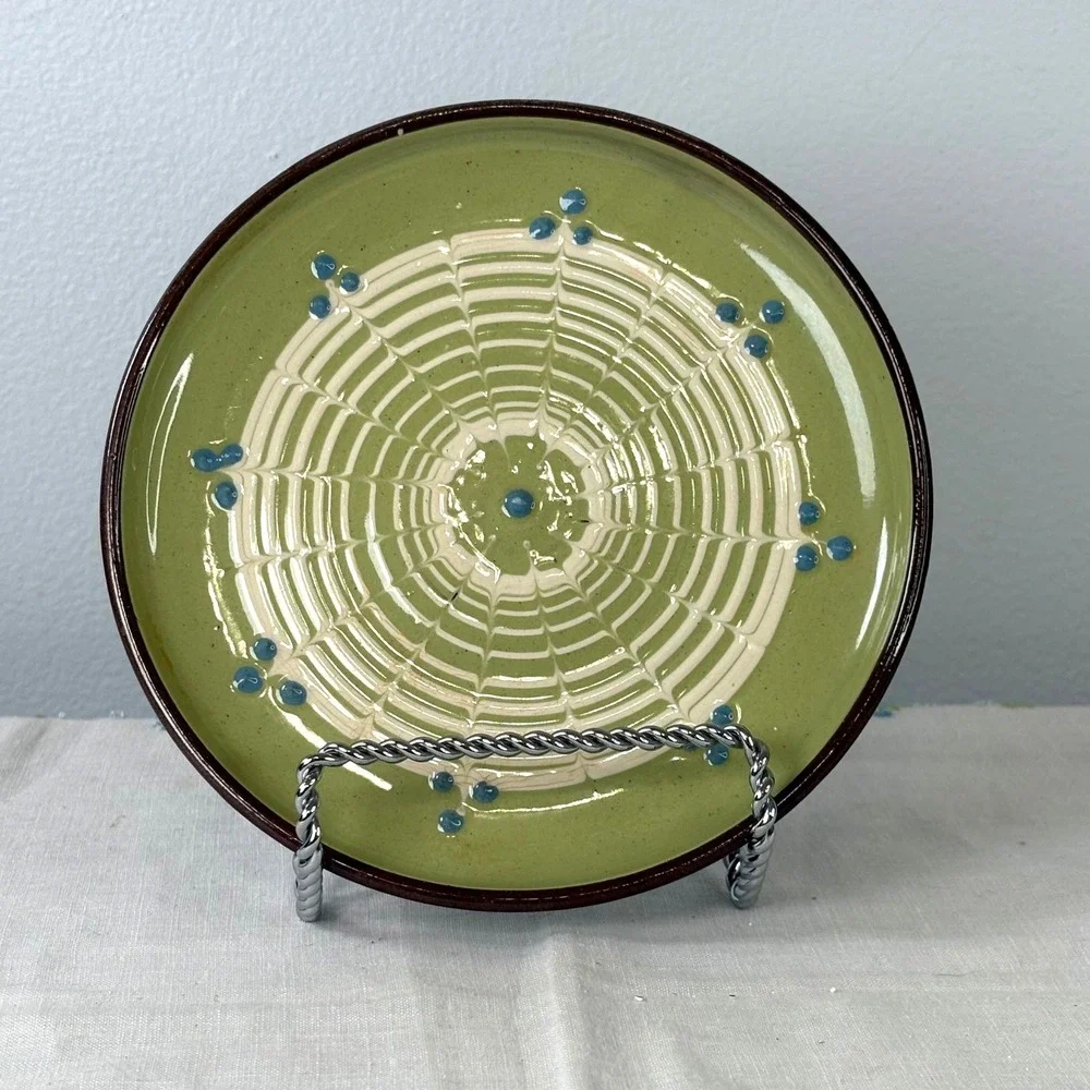 Llangollen Pottery Signed Green Spiderweb Slip Trailed Ceramic Plate 7.5 inch